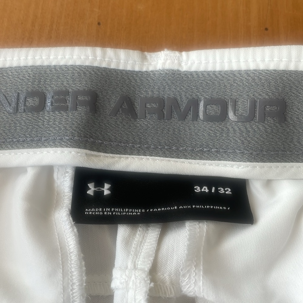 Under Armour 34/32 white golf pants.  Great condition! - Picture 2 of 3